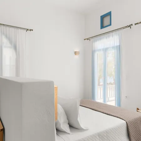 Otel Paros Seafront Logaras