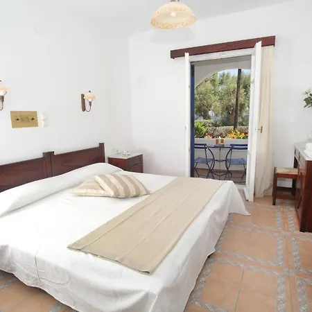 Paros Hotel Logaras