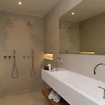 Paros Seafront Szálloda 3*