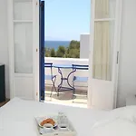 Paros Seafront Szálloda 3*