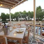 Paros Seafront 3* Logarász