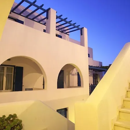 Paros Seafront 洛加拉斯