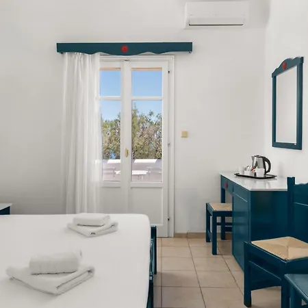 Hotel Paros Seafront 3*