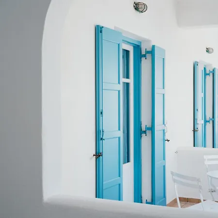 Paros Seafront 3*