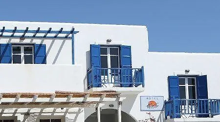 Paros Seafront Logarász