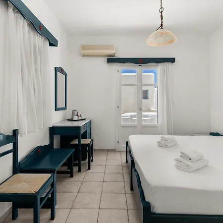 Szálloda Paros Seafront 3*