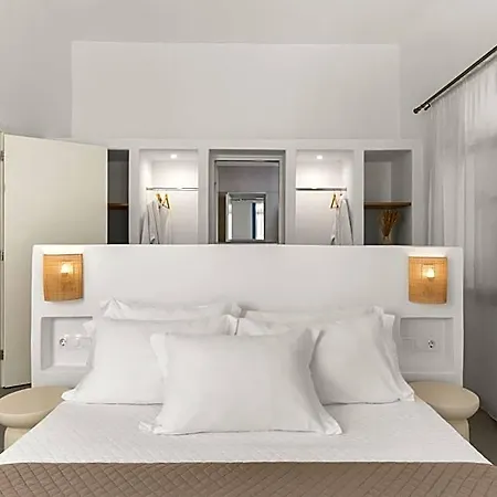 Hotell Paros Seafront By Ghh Logaras